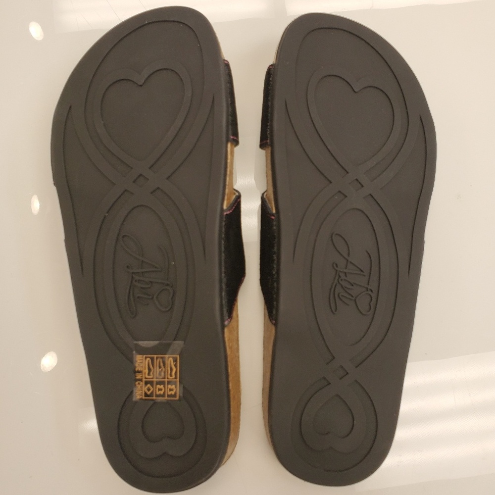 NIB Black Suede Birkenstock-Style Love Sandals - Picture 2 of 6